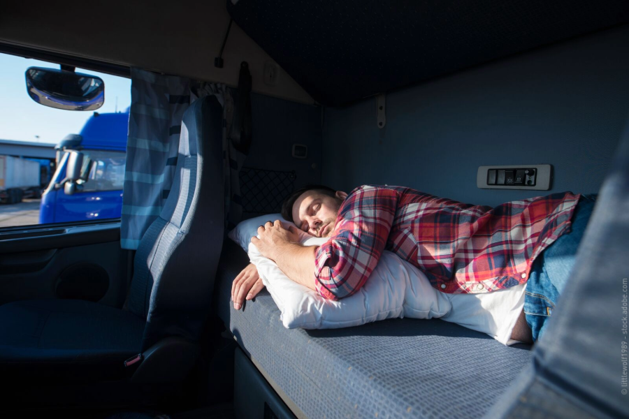 Sleeping-Driver (1)